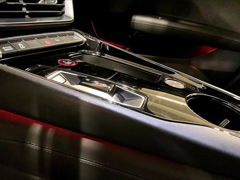 Used 2024 Audi e-tron GT Premium Plus image 17