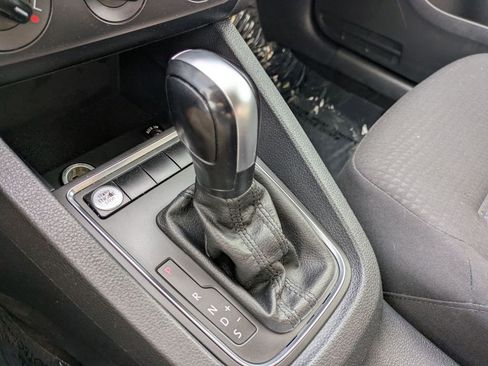 Used 2015 Volkswagen Jetta S image 20