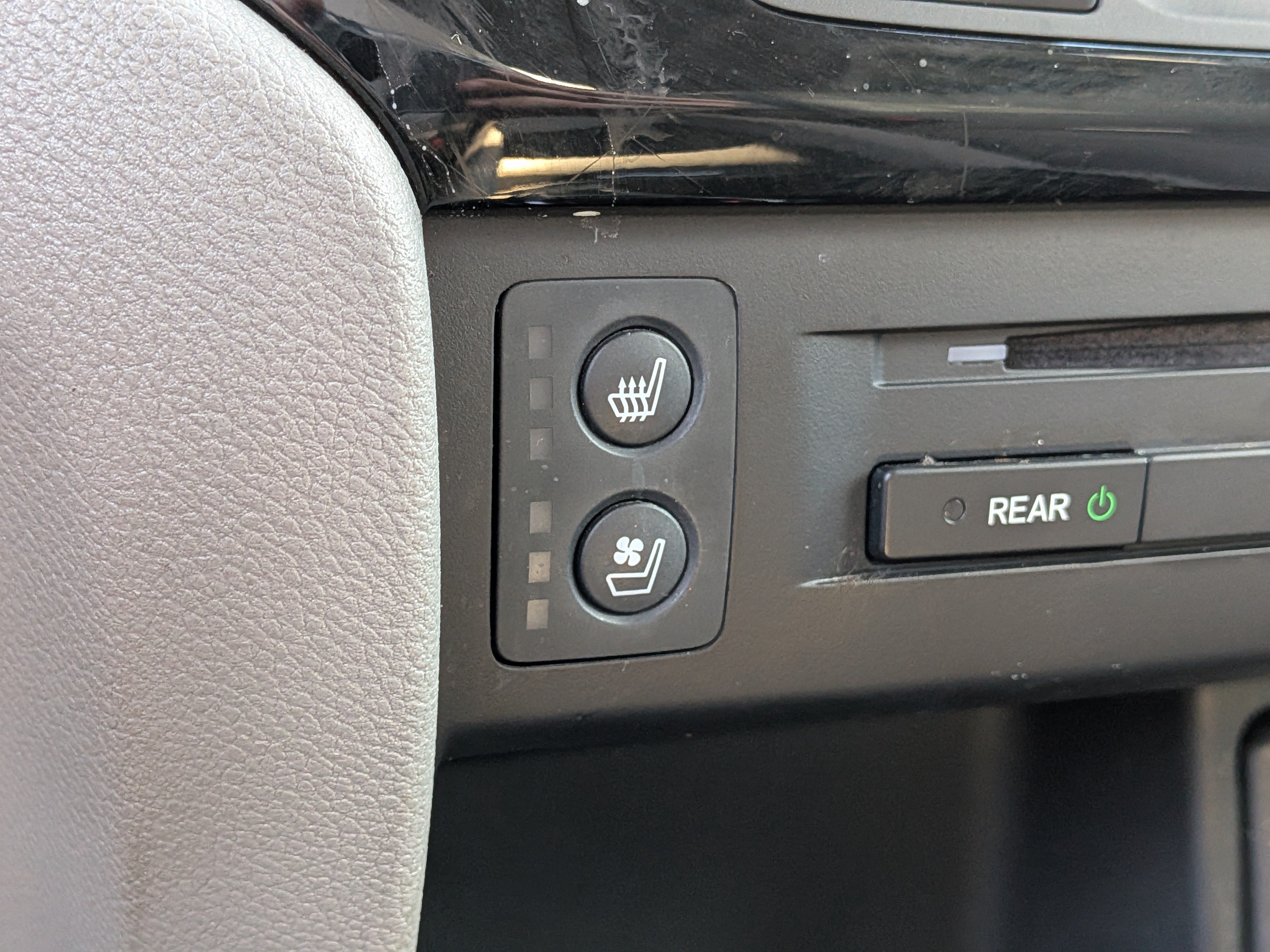 Used 2016 Honda Pilot Elite image 35