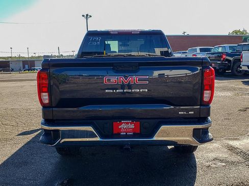 New 2026 GMC Sierra 1500 SLE image 4