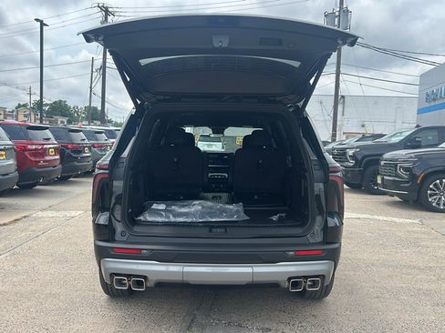 New 2026 Chevrolet Traverse LT w/ Driver Confidence Package AWD/4WD image 11
