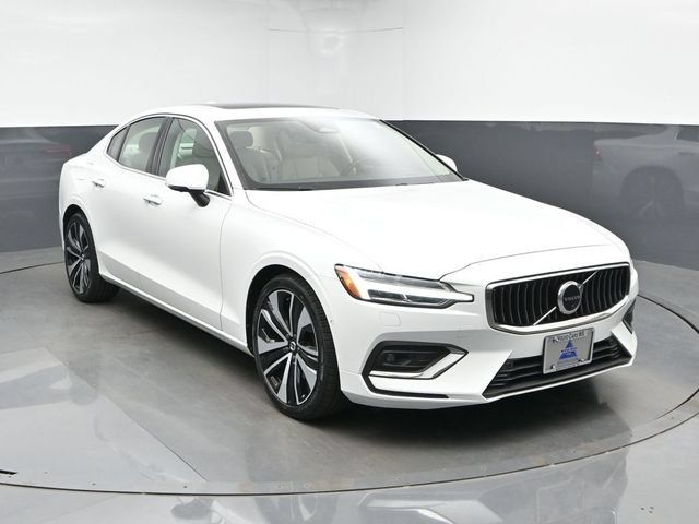 Used 2023 Volvo S60 B5 Ultimate w/ Climate Package FWD image 2