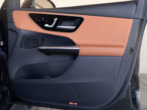 Used 2024 Mercedes-Benz GLC 300 image 25