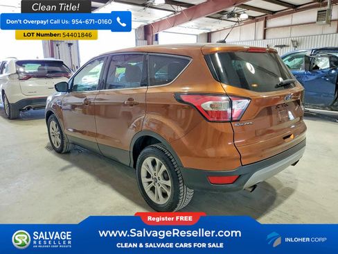 Used 2017 Ford Escape SE FWD image 3