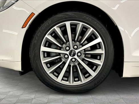 Used 2020 Lincoln MKZ w/ Convenience Package FWD image 9