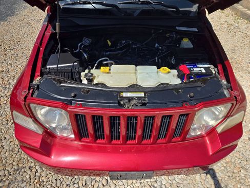 Used 2012 Jeep Liberty Sport AWD/4WD image 16