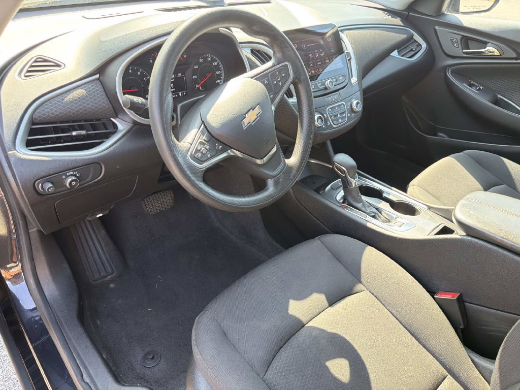 Used 2023 Chevrolet Malibu LT FWD image 23