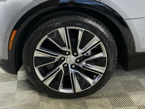 New 2025 Cadillac Lyriq Luxury w/ Nappa Leather Package RWD image 15