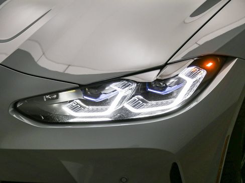 Used 2024 BMW M4 Competition RWD image 8