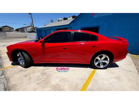 Used 2014 Dodge Charger R/T RWD image 3