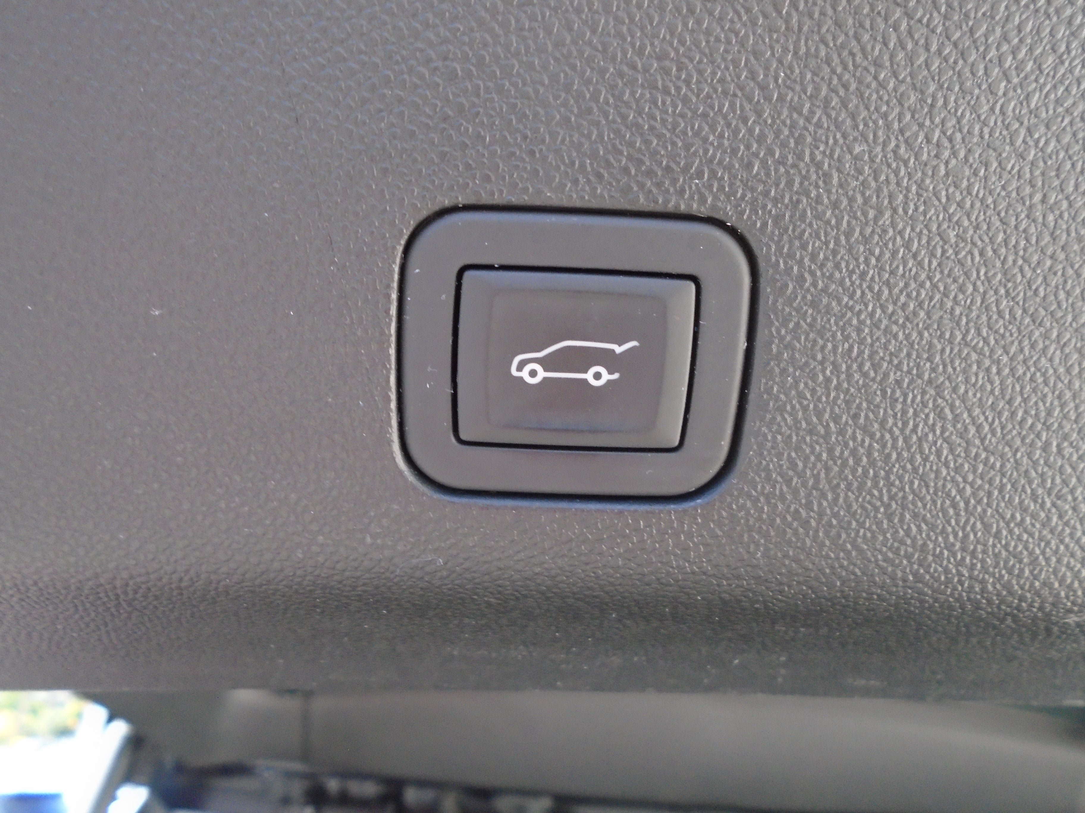 Used 2025 GMC Yukon AT4 AWD/4WD image 48