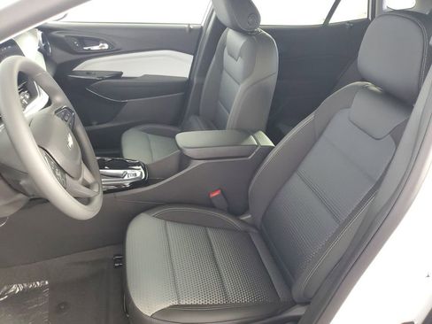 New 2026 Chevrolet Trax LT w/ LPO, Blackout Package FWD image 12
