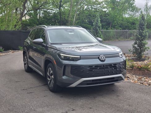 New 2026 Volkswagen Tiguan S FWD image 7