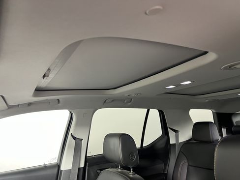 Used 2020 Chevrolet Traverse Premier w/ LPO, Floor Liner Package AWD/4WD image 18