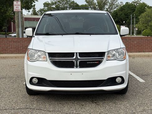 Used 2016 Dodge Grand Caravan SXT FWD image 6