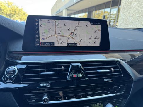 Used 2019 BMW 530i w/ Convenience Package image 16