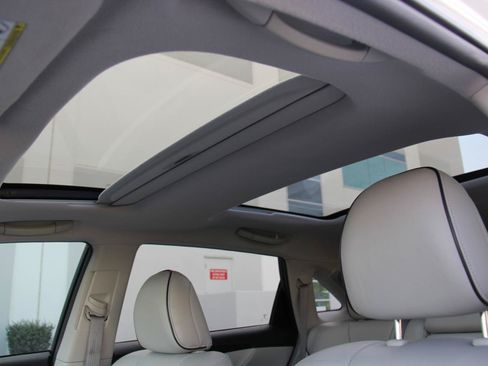 Used 2011 Toyota Venza w/ Premium Pkg #2 FWD image 25