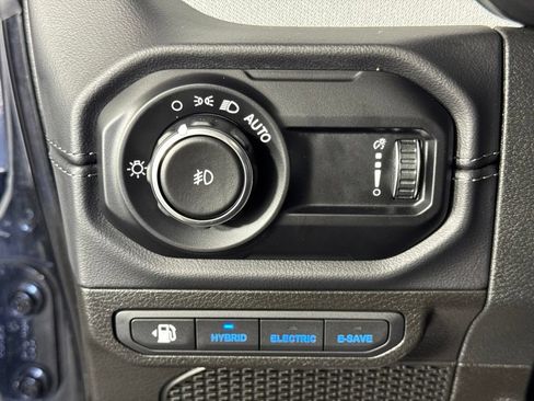 Certified 2025 Jeep Wrangler Unlimited Sahara AWD/4WD image 16
