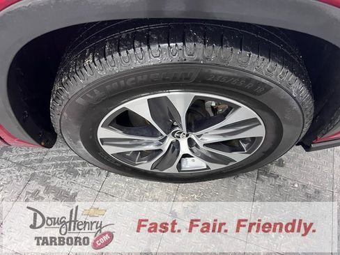 Used 2022 Toyota Highlander XLE image 18