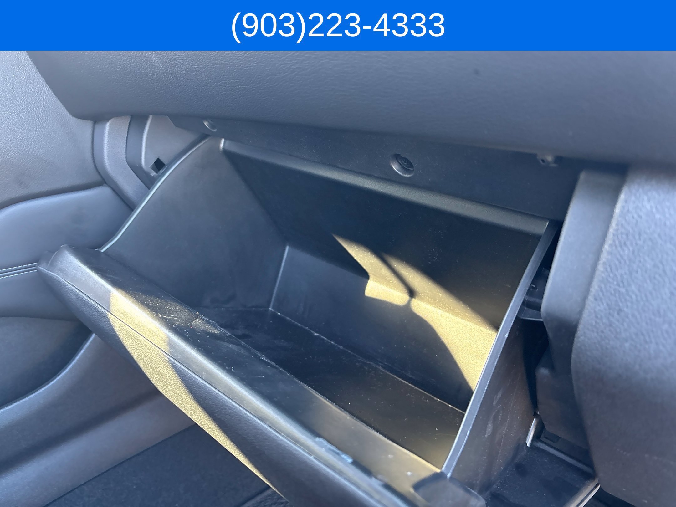 Used 2025 GMC Yukon Denali AWD/4WD image 54