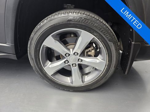 Used 2021 Jeep Grand Cherokee L Limited image 16