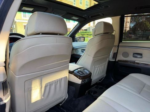 Used 2007 BMW 750i RWD image 33