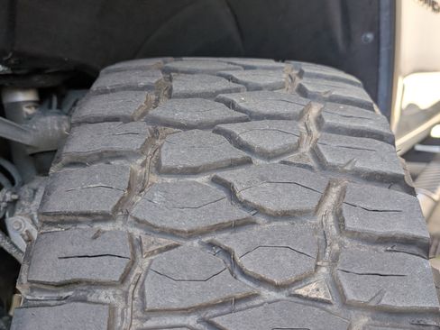 Used 2024 Chevrolet Silverado 2500 LT w/ Z71 Sport Edition image 36