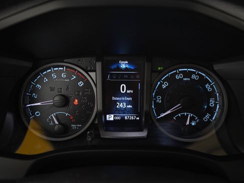 Used 2021 Toyota Tacoma TRD Sport AWD/4WD image 22