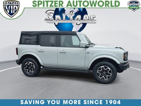 Used 2024 Ford Bronco Outer Banks AWD/4WD image 2