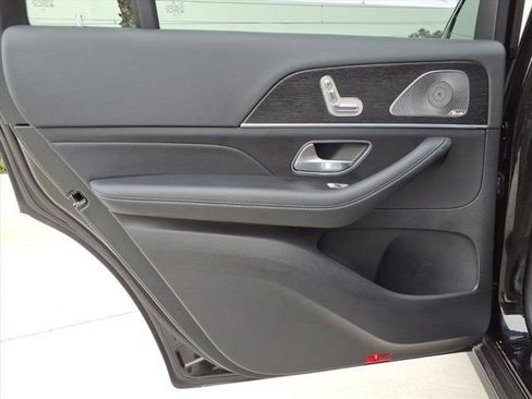 Used 2025 Mercedes-Benz GLS 450 4MATIC image 17