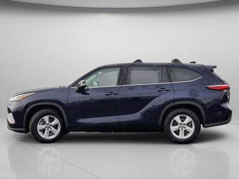 Used 2023 Toyota Highlander L image 18