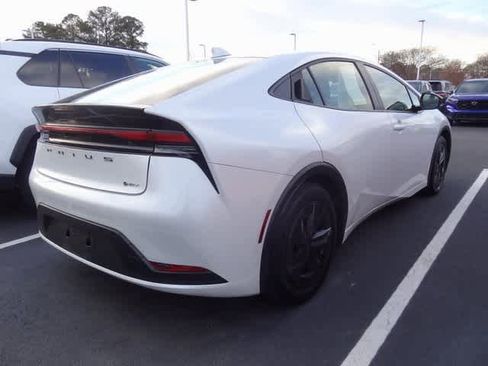 Used 2024 Toyota Prius LE image 4