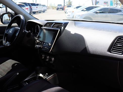 Used 2025 Mitsubishi Outlander Sport SE AWD/4WD image 35