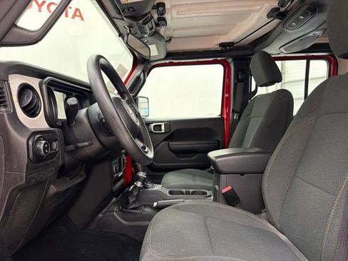 Used 2024 Jeep Gladiator Sport AWD/4WD image 14