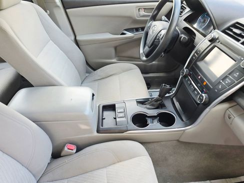 Used 2017 Toyota Camry LE FWD image 31