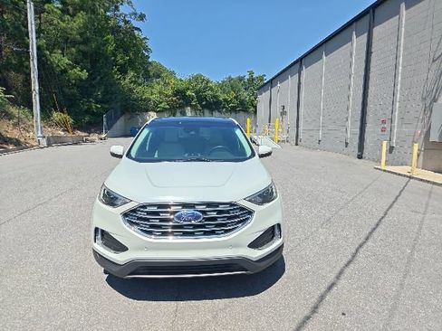 Used 2022 Ford Edge Titanium AWD/4WD image 7