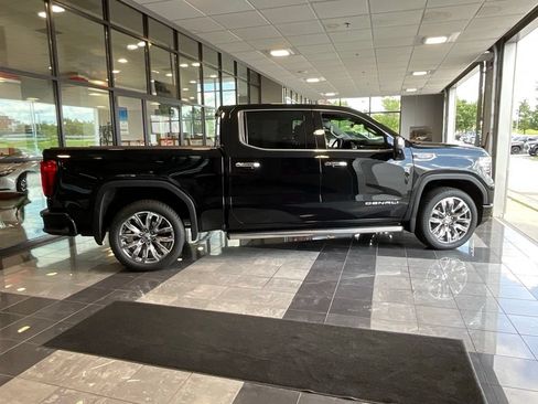 Used 2024 GMC Sierra 1500 Denali w/ Denali Reserve Package AWD/4WD image 6