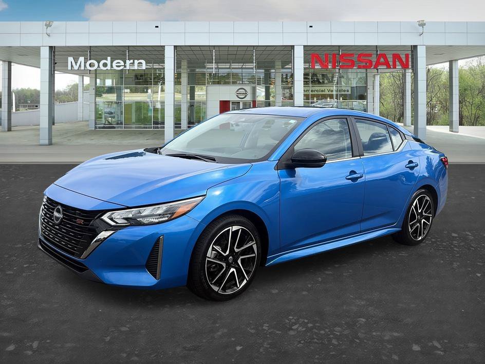 Certified 2025 Nissan Sentra SR FWD image 1