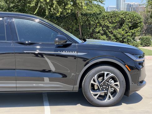 New 2025 Lincoln Nautilus Premier w/ Equipment Group 102A image 12