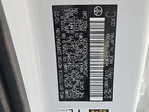 Certified 2024 Toyota Prius XLE AWD/4WD image 30