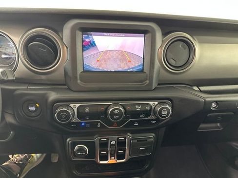 Used 2023 Jeep Wrangler Unlimited w/ Convenience Group AWD/4WD image 22