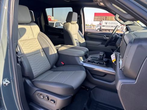 New 2026 Chevrolet Silverado 1500 ZR2 w/ LPO, Dark Essentials Package image 13