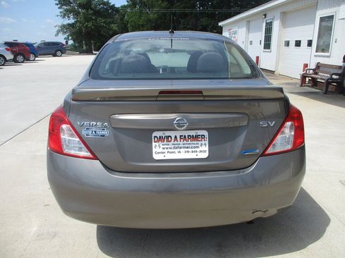 Used 2013 Nissan Versa SV w/ Convenience Pkg FWD image 5