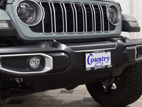 Used 2024 Jeep Wrangler Sahara w/ Technology Group image 13