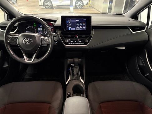 Used 2024 Toyota Corolla SE w/ SE Convenience Package FWD image 8