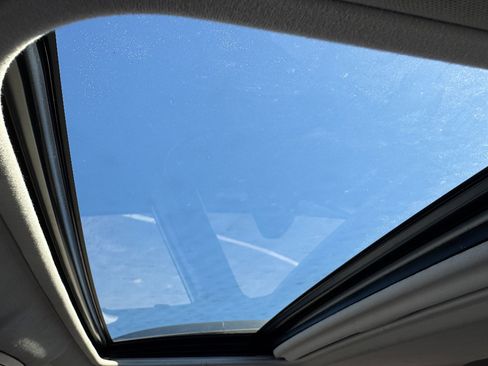 Used 2018 Toyota RAV4 XLE image 16