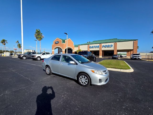 Used 2013 Toyota Corolla L FWD image 2