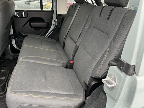 Used 2024 Jeep Wrangler Unlimited w/ Convenience Group image 15