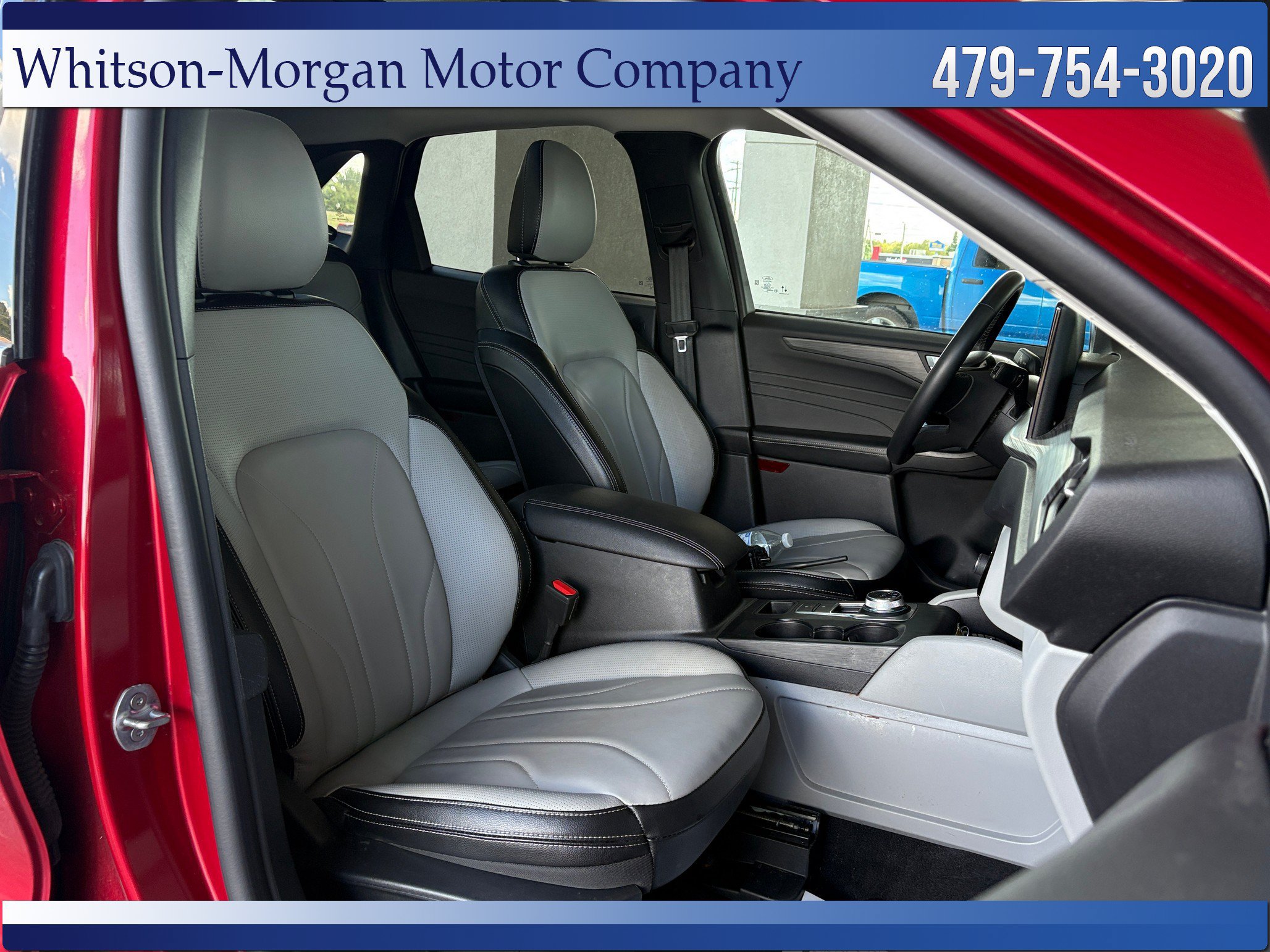 Used 2025 Ford Escape Platinum w/ Premium Technology Package AWD/4WD image 35