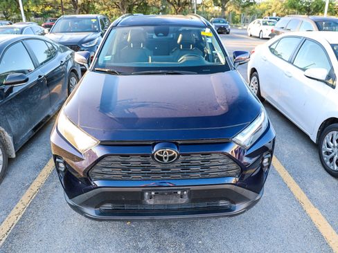 Used 2022 Toyota RAV4 XLE Premium FWD image 3